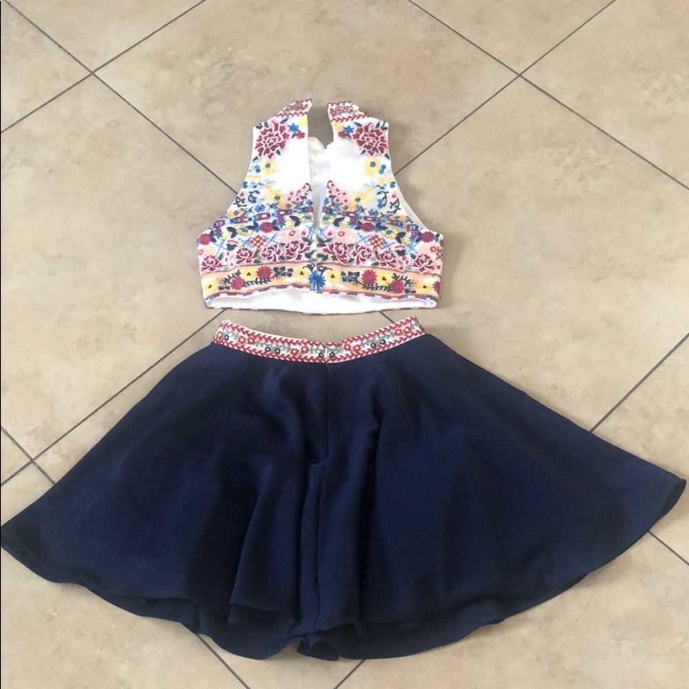 Two Piece Set - Picture 3 of 3